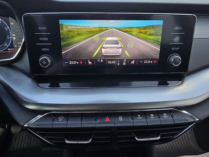 Škoda Octavia 85kW 1.Maj. ČR LED NAVI - fotka 16 z 44