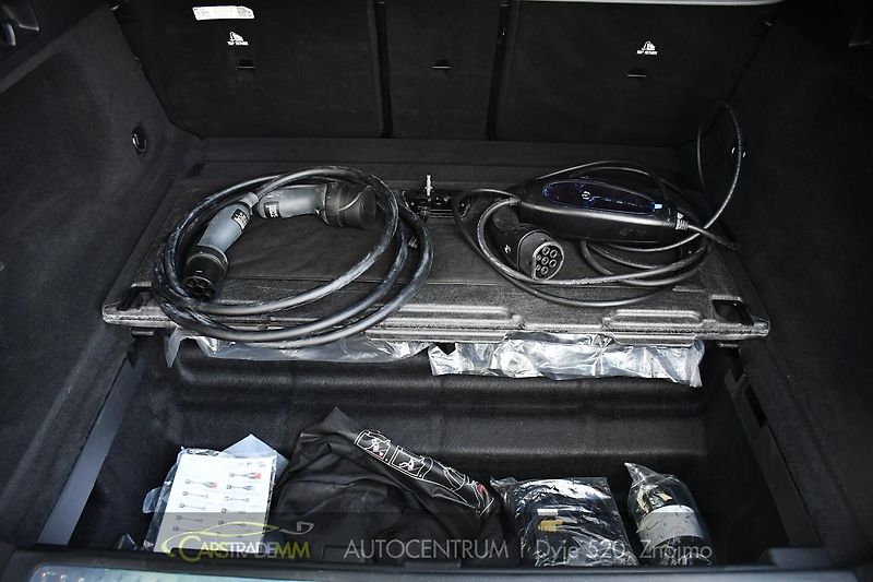 Mercedes-Benz EQE 350 4-MATIC PREMIUM PLUS - fotka 52 z 62