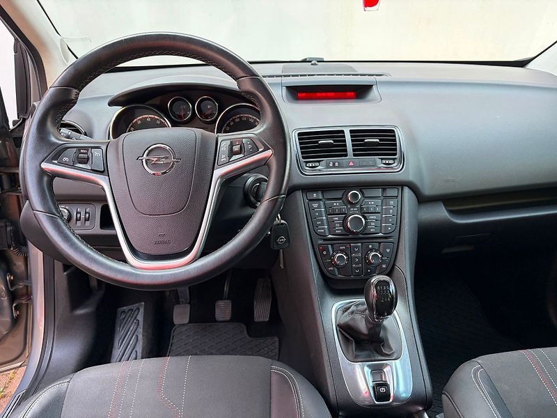 Opel Meriva 1.4 16V Cosmo, ČR, Serviska, 9 - fotka 15 z 22