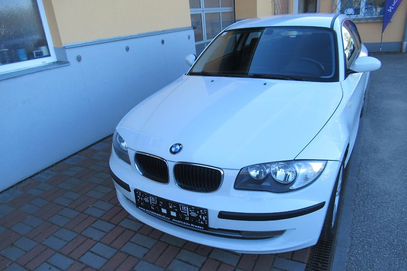 BMW Řada 1 2.0 116i KLIMA SADA ALU KOL - fotka 5 z 17