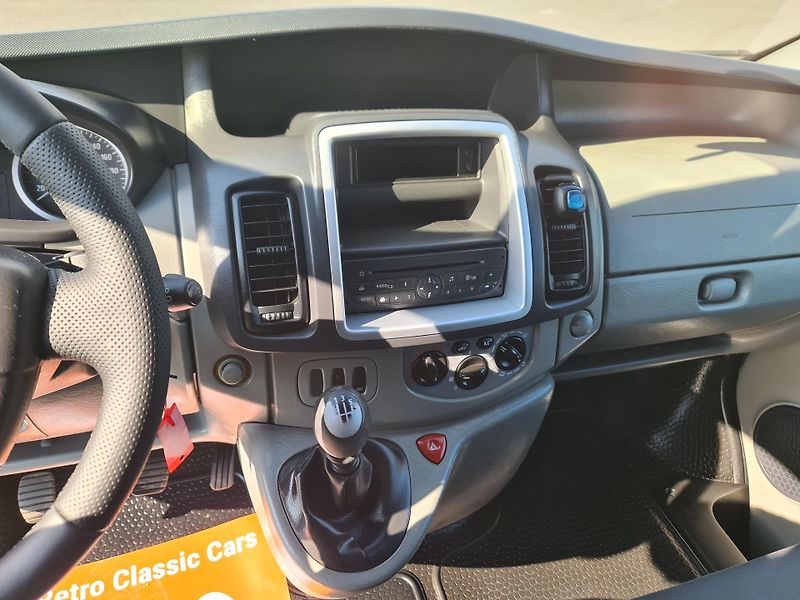 Opel Vivaro (2012) LONG 2.0 CDTi HRADEC KRÁLOVÉ - fotka 49 z 89