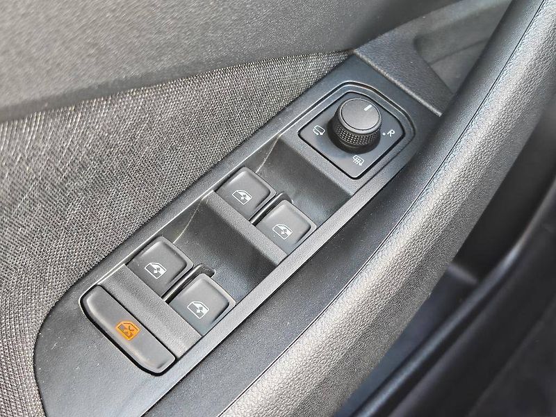 Škoda Kamiq Top Selection 7DSG 1,0TSI - fotka 19 z 22