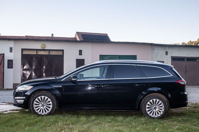Ford Mondeo - fotka 8 z 33