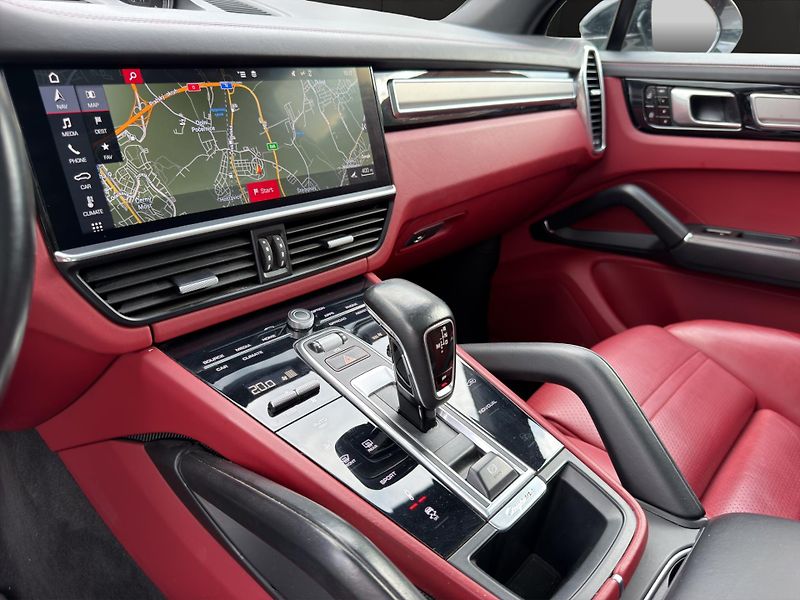 Porsche Cayenne (2019) CAYENNE S 324KW METRIX PANORAM - fotka 16 z 27