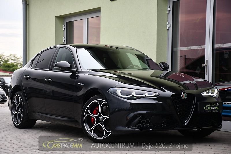 Alfa Romeo Giulia 2.0T 16V 206kW VELOCE AT8 Q4 - fotka 7 z 53