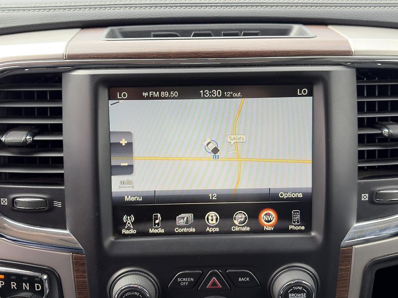 Dodge RAM (2016) 1500 Laramie V8 HEMI - fotka 19 z 40