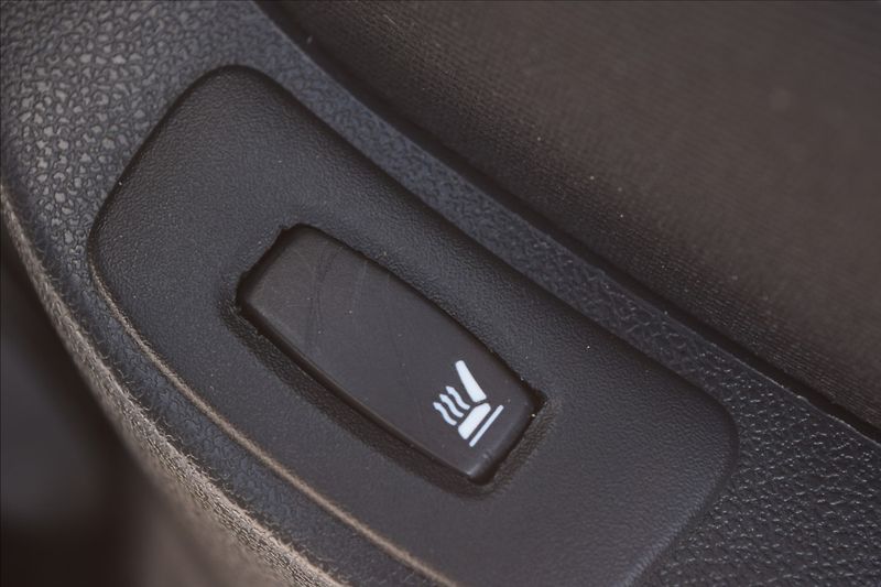 Renault Clio 1,2 i 74KW ALU KLIMA TAŽNÉ - fotka 34 z 48