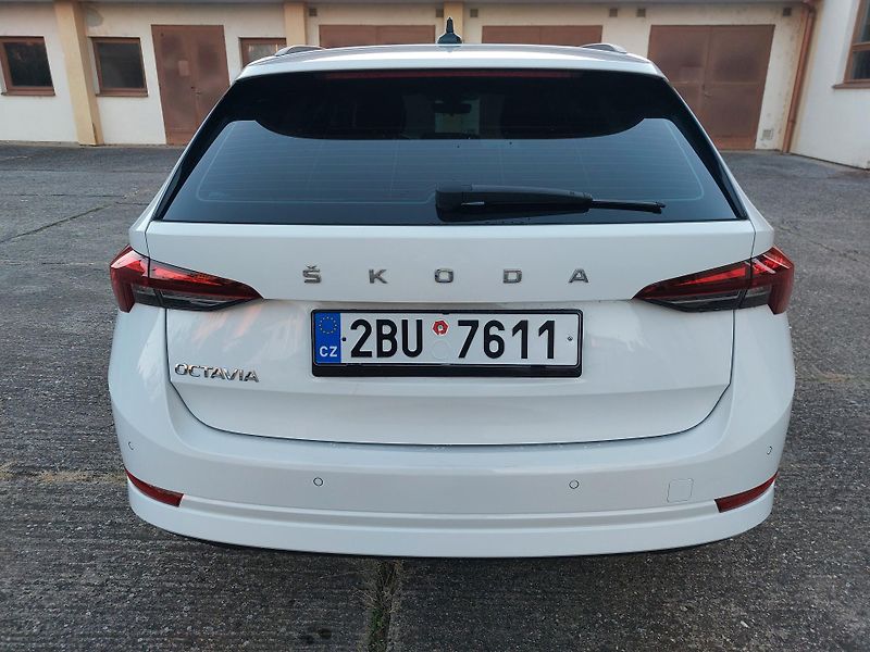 Škoda Octavia 2,0 TDi 85kw Ambition ČR - fotka 4 z 17
