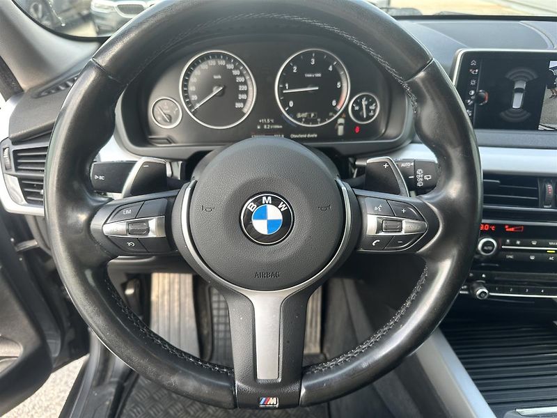 BMW X5 xDrive40d - fotka 12 z 13