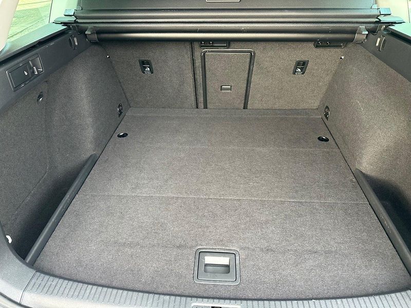 Volkswagen Golf (2017) 2.0TDi PO SERVISU,APP,PANORAMA - fotka 21 z 21