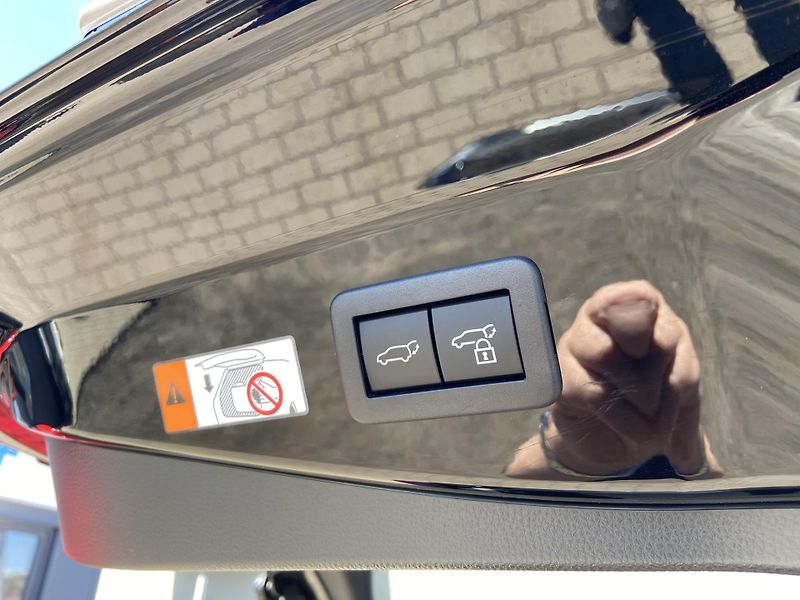 Toyota C-HR 2.0 PHEV e-CVT GR-Sport Premie - fotka 26 z 26