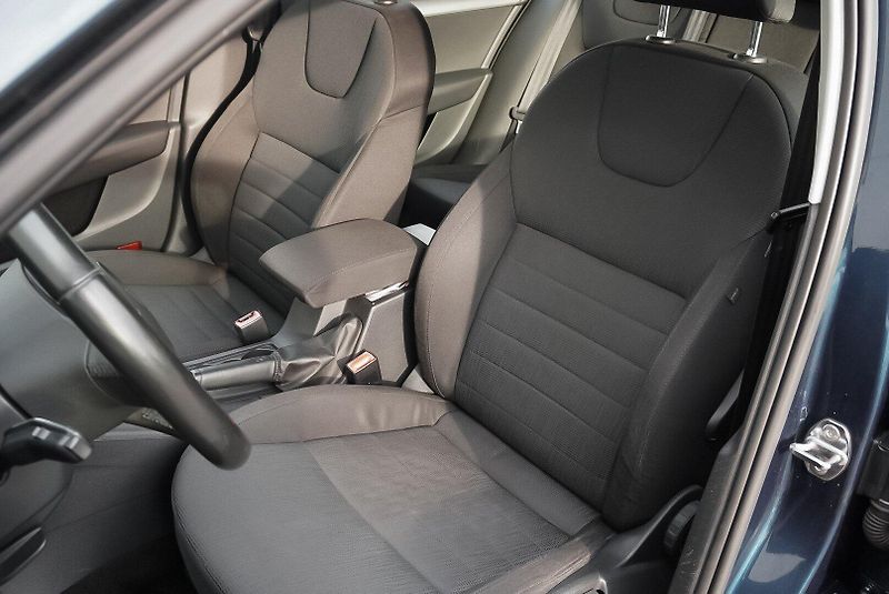 Škoda Octavia 2.0 TDi DSG ELEGANCE - fotka 9 z 24