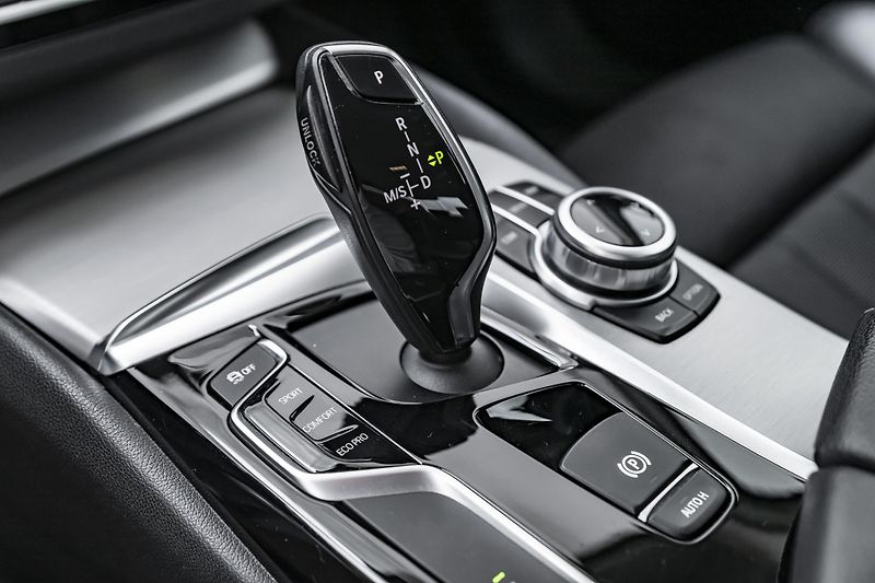 BMW Řada 5 520d xDrive*1.majitel*nebouran - fotka 26 z 39