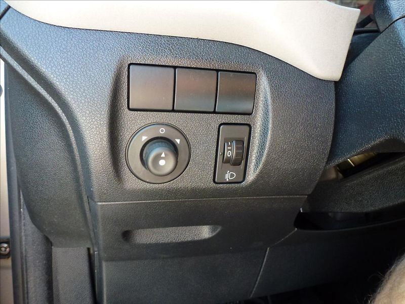 Citroën Berlingo 1,6 HDI  Multispace - fotka 33 z 44