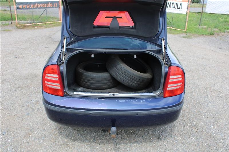 Škoda Superb 1,8 T  DIG.KLIMA, TAŽNÉ - fotka 13 z 22