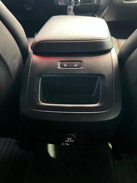 Volvo S60 2.0T5 184kW Aut. R-Desing - fotka 24 z 27