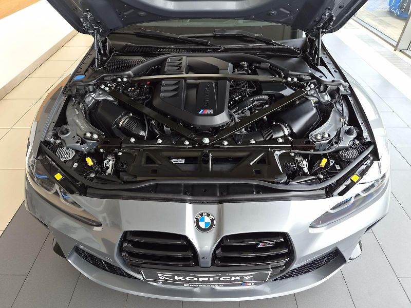 BMW M4 Competiton M xDrive - fotka 3 z 32