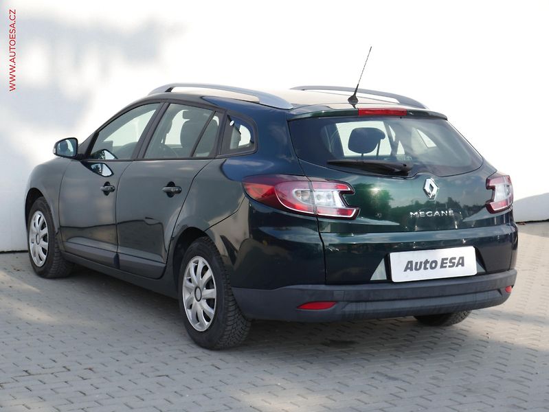 Renault Mégane (2010) 1.6i, ČR, AC, park.kamera - fotka 6 z 16