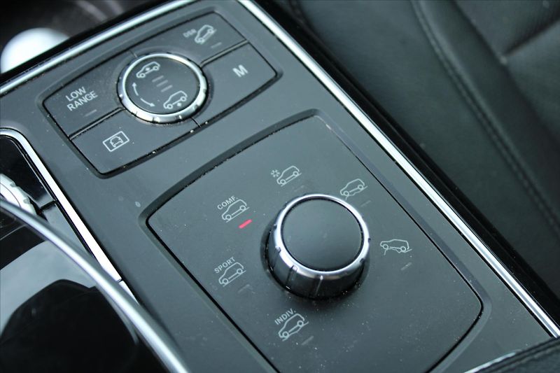 Mercedes-Benz GLS 500 4MATIC AMG 7-MÍST ČR - fotka 26 z 36