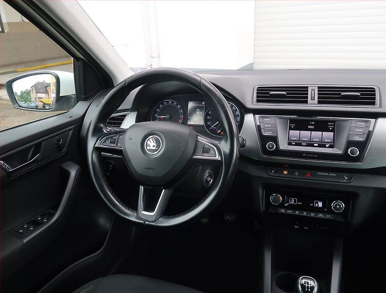 Škoda Fabia (2015) Style 1.4 TDI, Park. senzory - fotka 7 z 21
