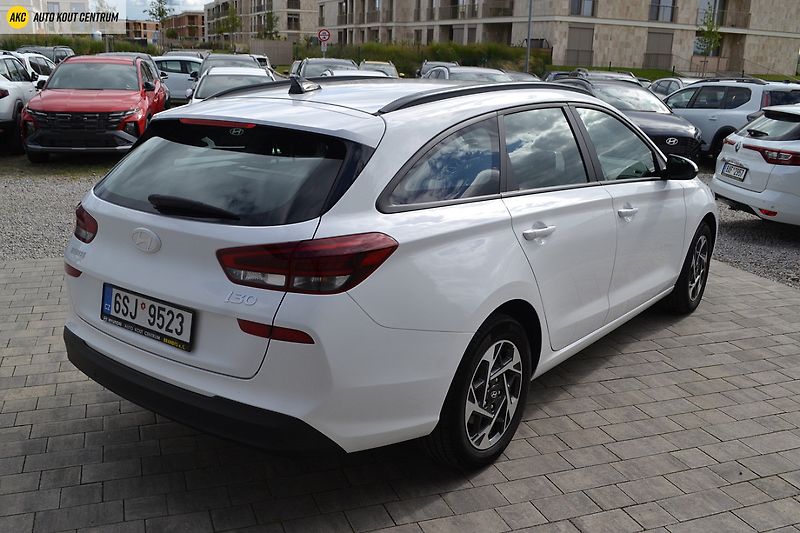 Hyundai i30 WG 1,5I MT SMART FL NAVI - fotka 5 z 45