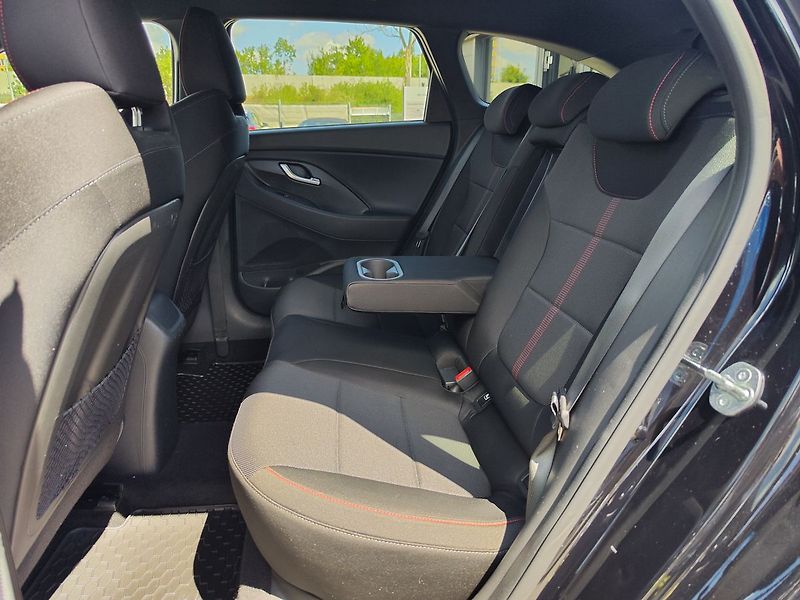 Hyundai i30 1.5 T-GDi/117kW N-Line MHEV - fotka 12 z 35