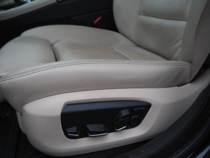 BMW Řada 5 (2014) 3.0D xDrive, Headup display - fotka 20 z 37