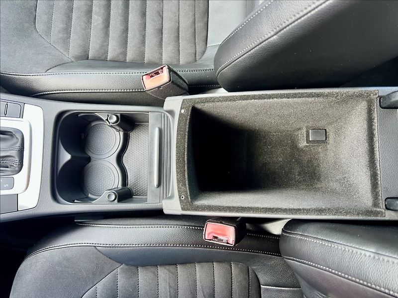 Volkswagen Passat 2,0 TDi DSG HIGHLINE / NAVI - fotka 35 z 42