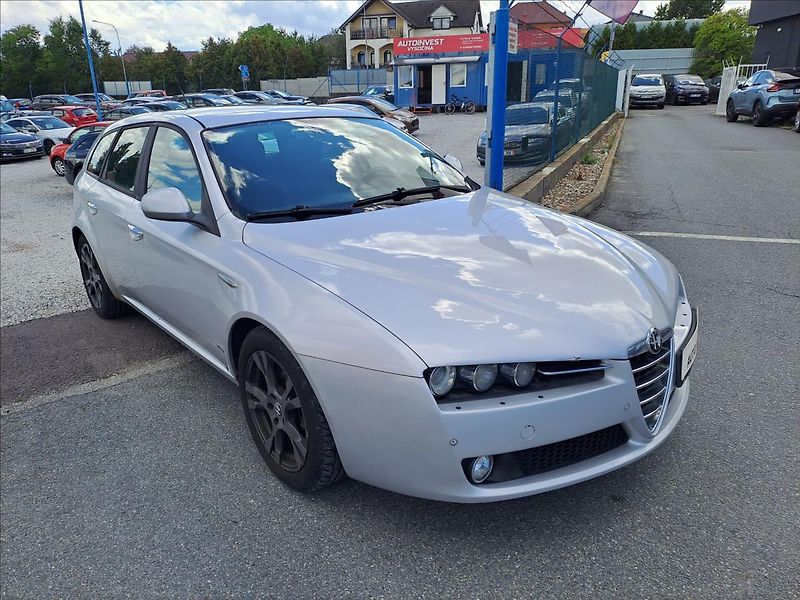 Alfa Romeo 159 1,9 JTD - fotka 2 z 13
