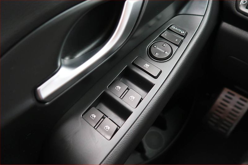 Hyundai i30 (2024) N-Line 1.5 T-GDI MHEV - fotka 18 z 19