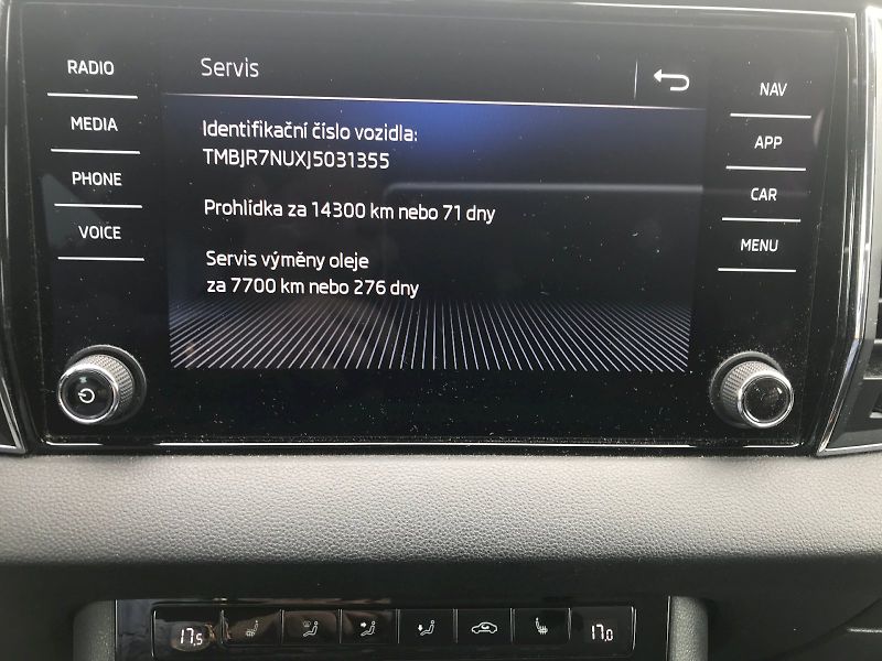 Škoda Karoq (2018) STYLE 1,5 TSI DSG - fotka 14 z 26