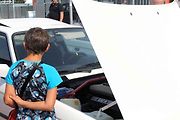 Setkání Jízdy veteránů. Cílem bylo parkoviště pod Ještědem, krátká zastávka proběhla na parkovišti OC Nisa Liberec.