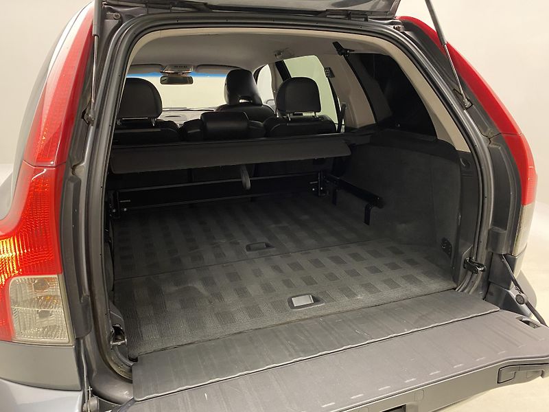 Volvo XC90 D5 AWD SPORT REZERVACE - fotka 6 z 42