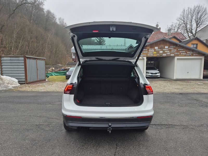Volkswagen Tiguan 2,0TDi 140kw DSG 4x4 18ALU TZ - fotka 14 z 50