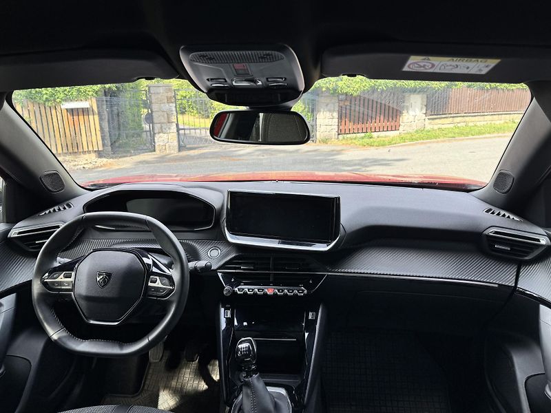 Peugeot 2008 (2025) Allure 1.2 PureTech 100k MAN6 - fotka 4 z 6