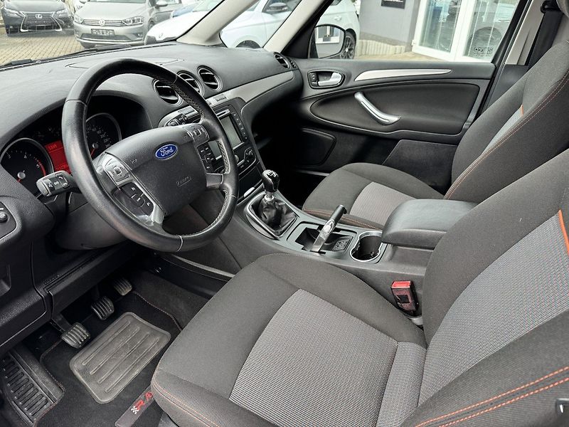 Ford Galaxy (2013) 2.0TDCi Navi Digi Klima - fotka 23 z 46