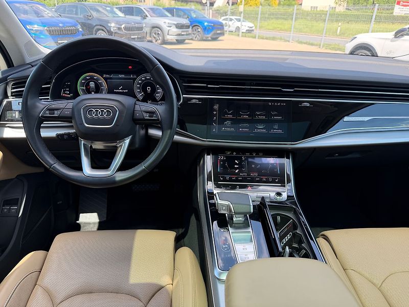 Audi Q7 55 TFSI e 280 Tiptronic Quattr - fotka 27 z 30