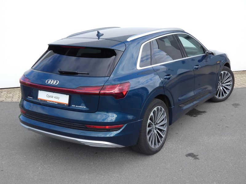 Audi e-tron (2020) 55 Quattro SoH100% - fotka 10 z 30
