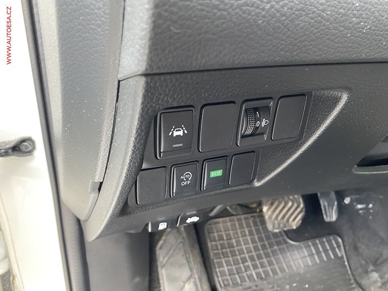 Nissan Qashqai (2021) 1.3 DiG-T, ČR, N-Connecta - fotka 15 z 19