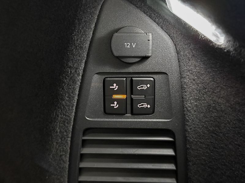 Volkswagen Touareg 4.0TDI V8 R-LINE 4MOTION, BLAC - fotka 25 z 27