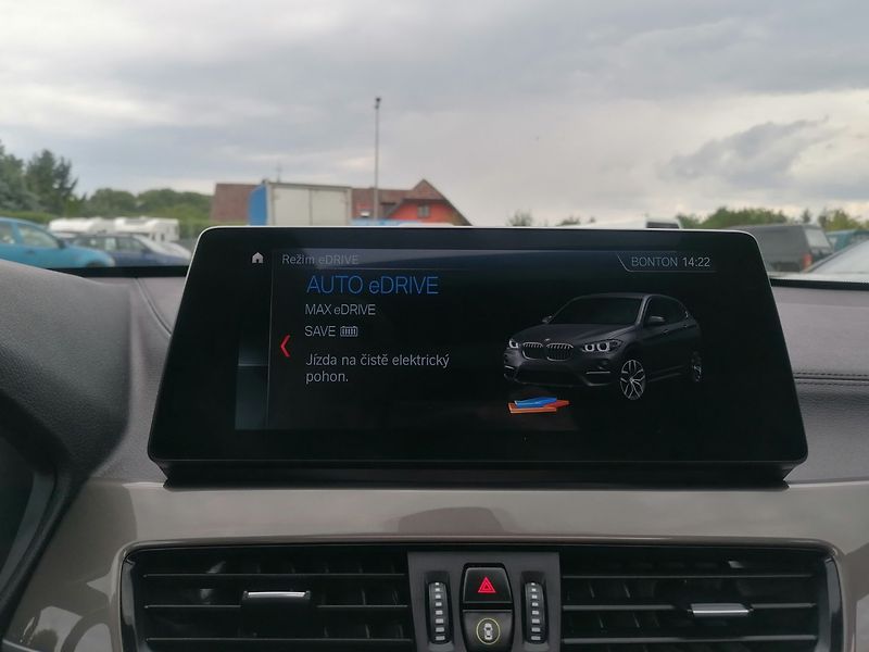 BMW X1 (2022) xDrive25eA Plug-in Hybrid - fotka 16 z 41