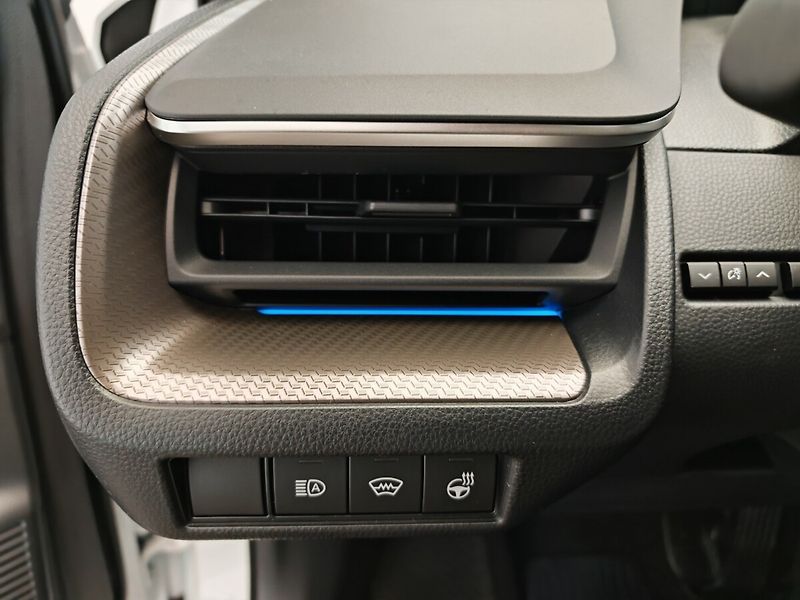 Toyota Prius 2.0 Plug-in Hybrid Prestige - fotka 22 z 38