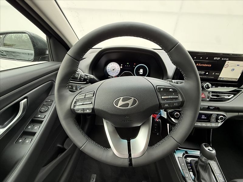 Hyundai i30 1,6 T-GDI 110kW DCT Go Czech - fotka 8 z 23