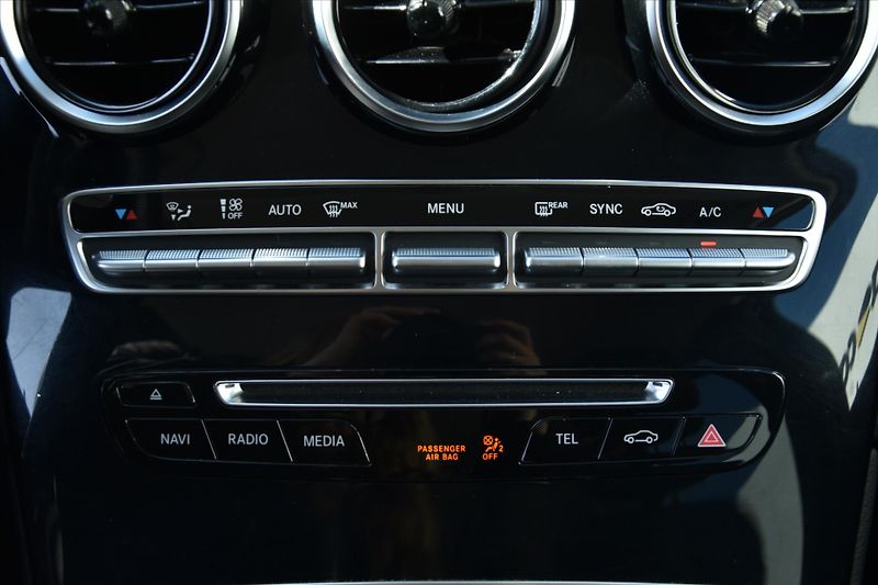 Mercedes-Benz GLC 250 155kW 4MATIC LED DPH ČR - fotka 21 z 27