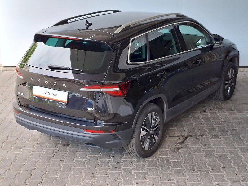 Škoda Karoq (2024) TOP SELECTION TD 110/2.0 A7A 4 - fotka 2 z 30