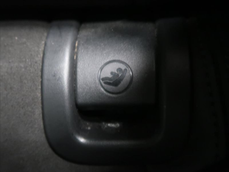 Škoda Octavia 2,0 TDI 135KW DSG SCOUT TOP! - fotka 31 z 39
