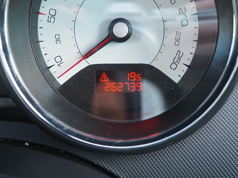 Peugeot 308 (2012) 2.0 HDi Panorama Automat - fotka 23 z 30