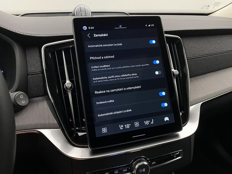 Volvo XC90 (2026) T8 AWD Plug-in DARK ULTRA - fotka 59 z 76