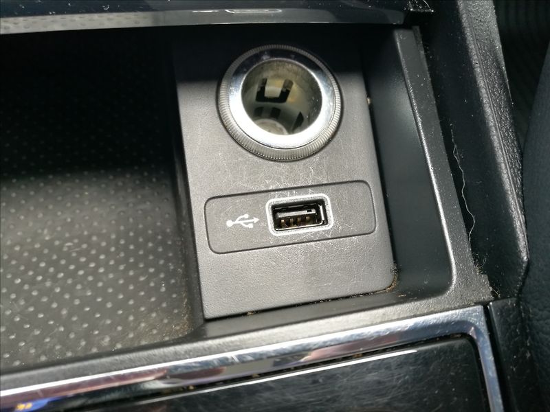 Škoda Karoq 1,5 TSi 1.majitel - fotka 11 z 20