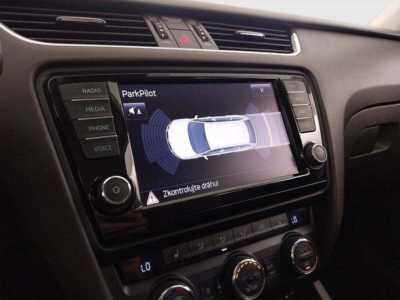 Škoda Octavia (2015) Laurin&Klement 2.0 TDI, 4X4 - fotka 31 z 31